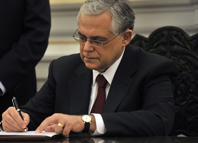 Lucas Papademos, en la toma de posesin como primer ministro griego. | Afp