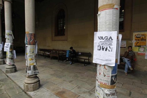 La Universitat de Barcelona, esta mañana, casi desierta por la huelga. | Domènec Umbert