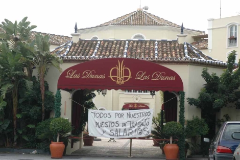 Fachada del hotel Las Dunas hace un ao. | ELMUNDO.es