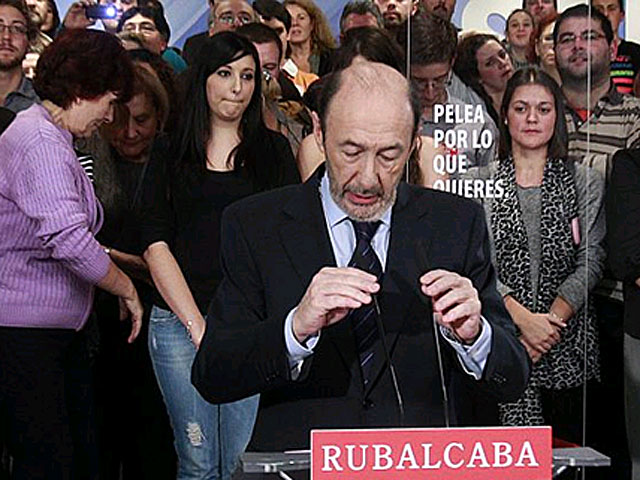 Alfredo Pérez Rubalcaba ante los medios. | Javier Barbancho
