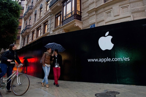 Fachada de la futura tienda Apple en Valencia. | Benito Pajares