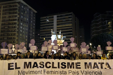 Miles de mujeres se manifiestan en Valencia contra la violencia de gnero. | Efe