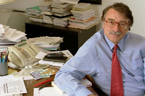 Ignacio Ramonet, en una imagen de archivo durante una entrevista en 2001. | L. Antoniadis
