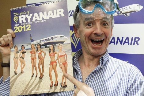 El CEO de Ryanair, Michael O'Leary presenta el calendario 2012. | Reuters