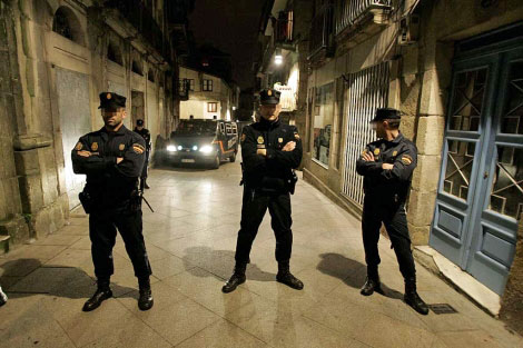 La Polica Nacional, durante los registros en Vigo este noviembre. | Rosa Gonzlez