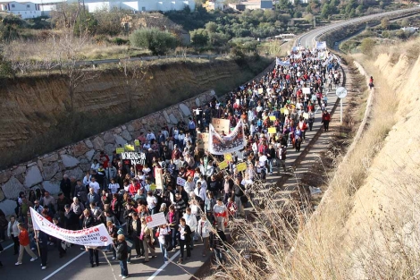 Marcha contra la incineradora celebrada este sbado en l'Alcora. |ELMUNDO.es