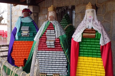 Los Reyes Magos con latas, obra de Ramiro García. | Ical