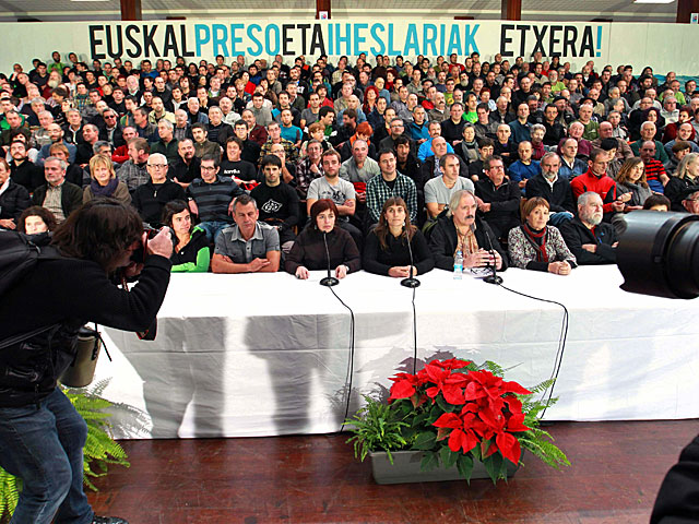 Asamblea de ex presos de ETA en Azpeitia. | Efe