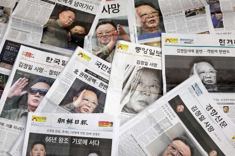 Vista de los principales diarios surcoreanos tras la muerte de Kim Jong-il. | Efe
