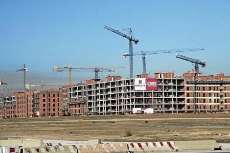 Varios bloques de pisos en construccin en Madrid. | EM