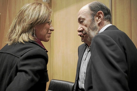 Rubalcaba y Chacn, en una reunin de diputados previa a constituir las Cortes. | A. Di Lolli