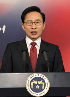 Myung-Bak, durante el discurso. | Reuters