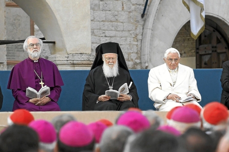 El Papa crea la 'silla de Pedro' para anglicanos que quieran unirse al  catolicismo | Mundo 