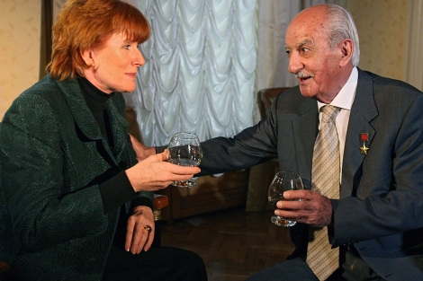 El legendario espa se reuni en Mosc en 2007 con Celia Sandys, nieta de Churchill. | Efe