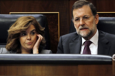 Mariano Rajoy y Soraya Saenz de Santamara en el Congreso, ayer | Reuters