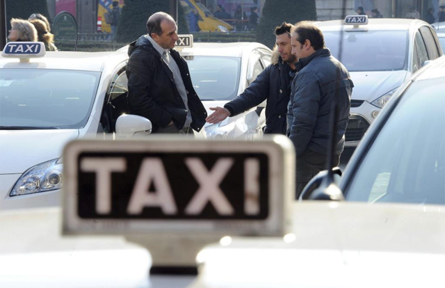 Los taxistas italianos preparan movilizaciones contra la reforma de Monti. | Efe