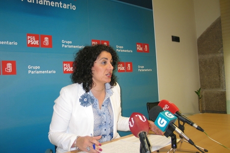 La diputada Sonia Verdes, en una rueda de prensa en el Parlamento gallego. | PSdeG-PSOE