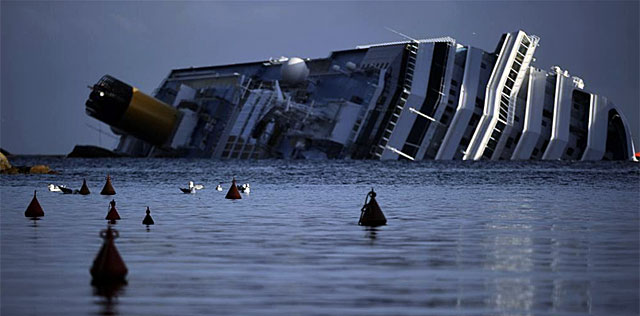 Imagen del buque hundido en la costa de Giglio. | Afp