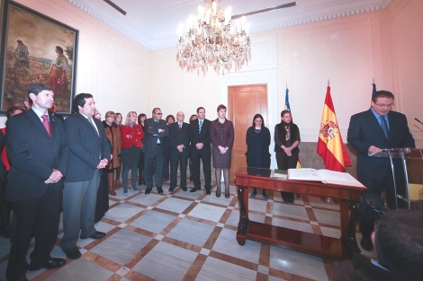 Numerosas autoridades como el alcalde de Castellón, han asistido al acto. | ELMUNDO.es