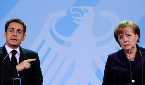 El presidente francés, Nicolas Sarkozy, y la canciller, Angela Merkel, son partidarios de una tasa a las transacciones financieras, la mal llamada 'tasa Tobin'. | Afp
