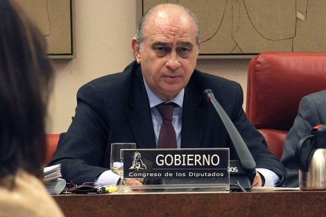 Jorge Fernández Díaz, en la Comisión de Interior. | Efe