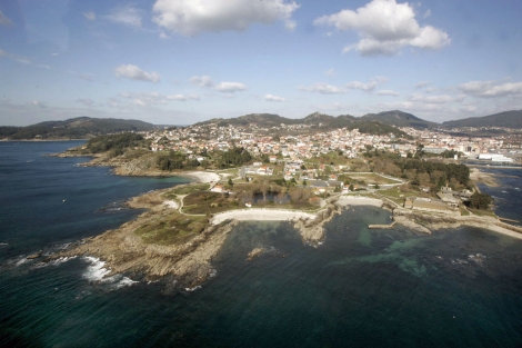 Vista de Punta Balea (Cangas), con la antigua ballenera. | Rosa Gonzlez