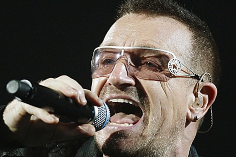 Bono durante un concierto en 2009. | Reuters