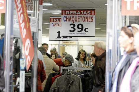 Las rebajas hicieron que la inflacin cayera un 1,1% respecto a diciembre. | Roberto Prez