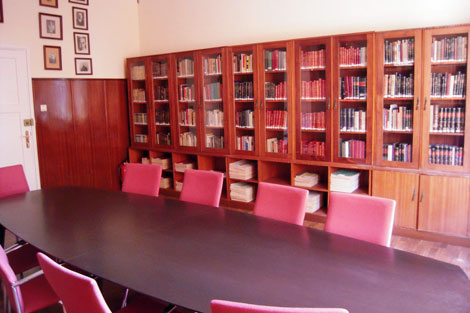 La biblioteca del centro y los fondos bibliográficos de Cabaleiro Goás. | D.S.L.