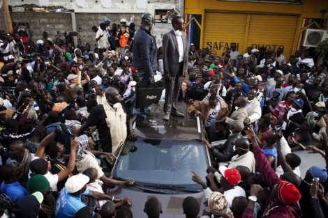 El cono musical Ndour lidera una de las protestas en Dakar. | Reuters