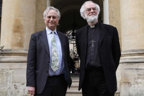 El biólogo Richard Dawkins (i) y el arzobispo de Canterbury, Rowan Williams, antes del debate. | Reuters