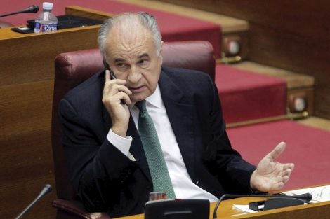 El ex conseller Blasco, durante la sesin de control al Consell en las Cortes. | Efe