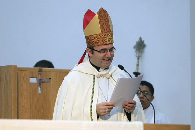 El obispo José Ignacio Munilla lee el documento conjunto. | Efe