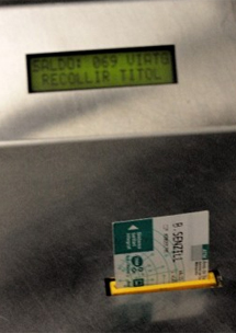Anonymous enseña a falsificar billetes de metro | Barcelona 