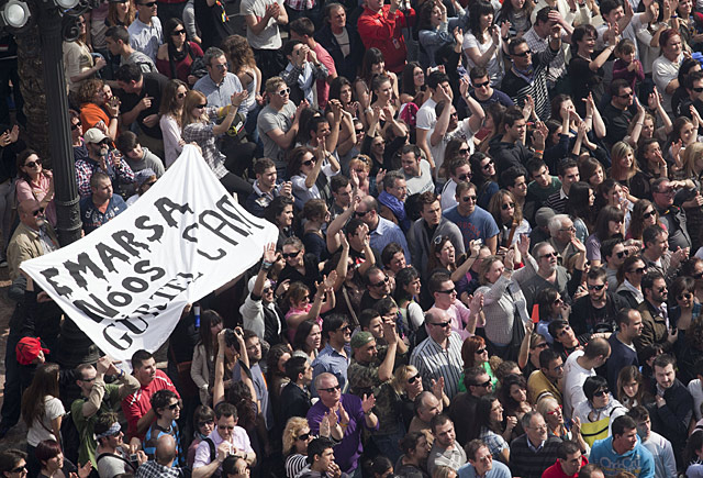 Una pancarta contra los casos de corrupcin en la 'masclet' de Valencia. | V. Bosch