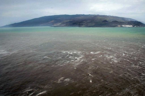 La mancha producida por la erupcin frente a la costa de La Restinga, en octubre.| AFP