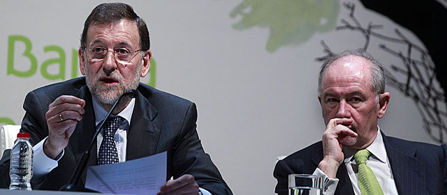 Mariano Rajoy presidente del Gobierno clausura los encuentros con Rodrigo Rato presidente de Bankia. | Javier Barbancho .