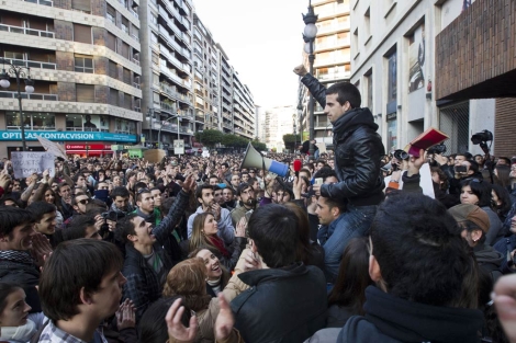 Alberto Ordez se dirige a los manifestantes en Valencia. | Benito Pajares