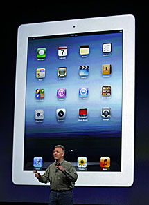 Schiller, con el nuevo iPad. | Reuters