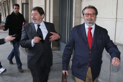 Guerrero (i.), llega a los juzgados con su abogado, Fernando de Pablos. | C. Mrquez