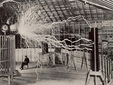 Tesla, en su laboratorio de Colorado Springs (1899).| Museo Tesla de Belgrado