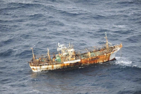El pesquero japons avistado en aguas de Canad. | Efe