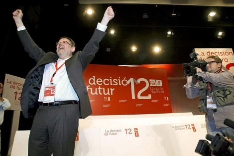 Ximo Puig celebra su triunfo en el XII congreso del PSPV | Efe