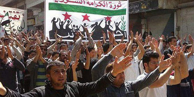 Manifestacin pacfica en Idlib, el domingo. | Epa