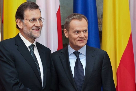 Mariano Rajoy con Donald Tusk, en Varsovia. | Efe
