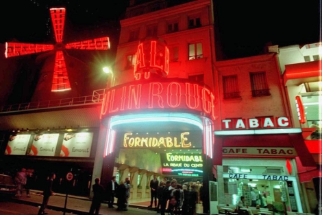 El Moulin Rouge es el smbolo en esta arteria repleta de sex-shops y discotecas. | Joel Robine