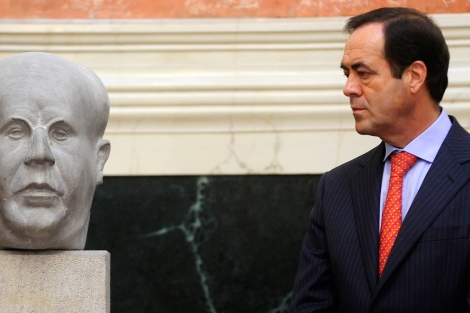 El ex presidente del Congreso presentaba en noviembre el busto de Azaa. | Bernardo Daz