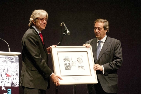 El embajador de Alemania recoge el premio de la paz y la reconciliacin. | P. Corral