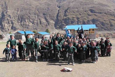 Los nios de la escuela de Samagaon, donde acta Momentum Himalaya.| ELMUNDO.es