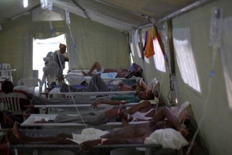 Centro de tratamiento de clera de Mdicos Sin Fronteras en Puerto Prncipe. | Yann Libessart